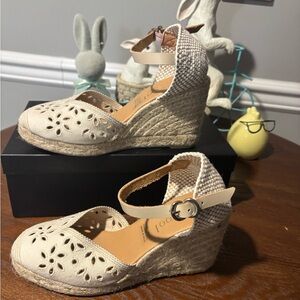 Women's Cream Espadrille Wedge Sandals - NWOT - Size 8